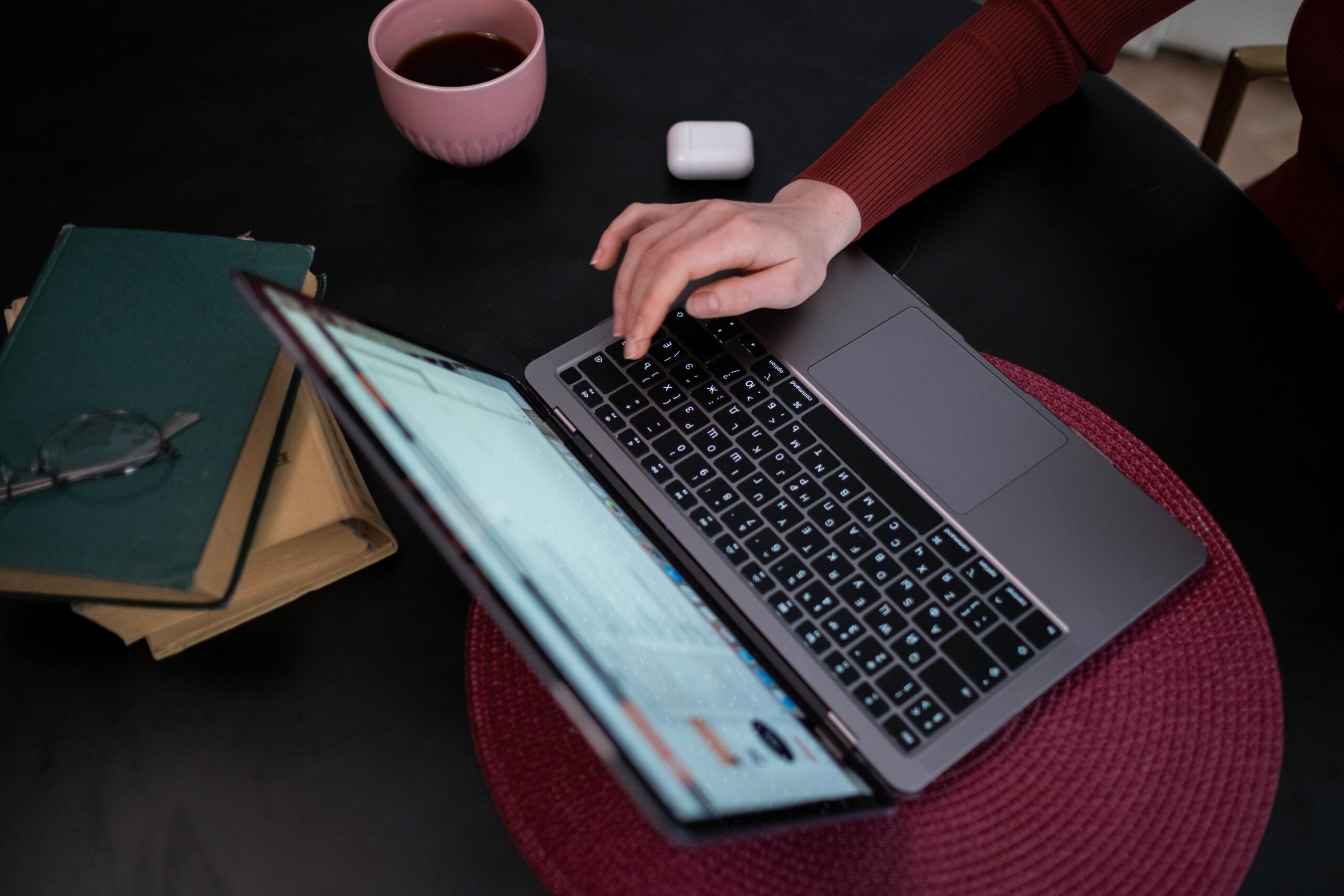 A content creator exploring copywriting vs copyediting